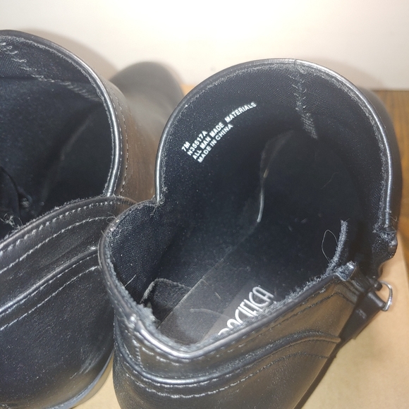 Pacifica | LIKE NEW IN BOX Black Zip Up Ankle Booties - Picture 4 of 5